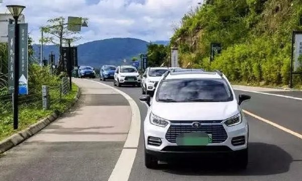 电车跑高速很费电吗？电车高速耗电快还是低速耗电快